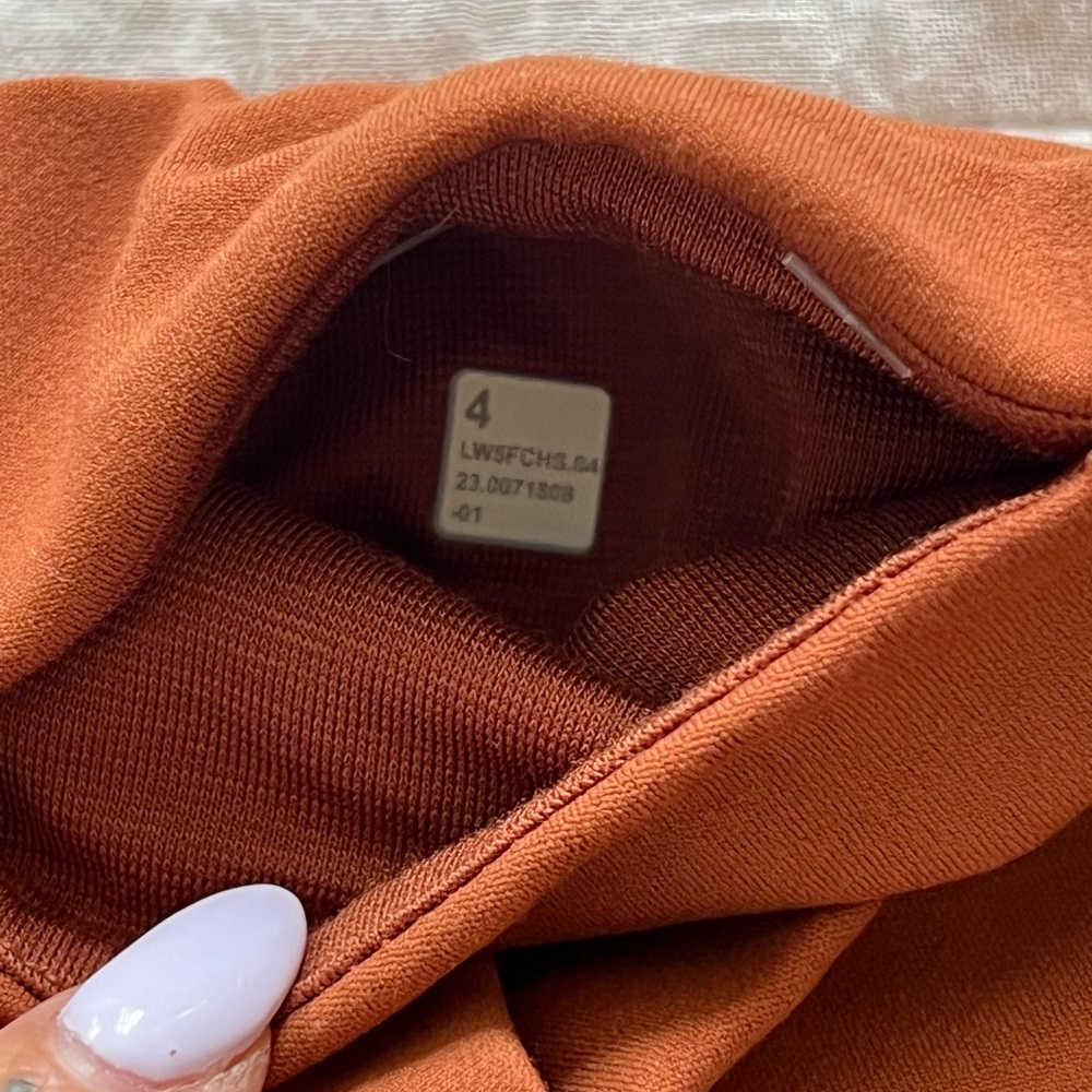 Lululemom Align Mini Flare Size 4 28” in color Sable